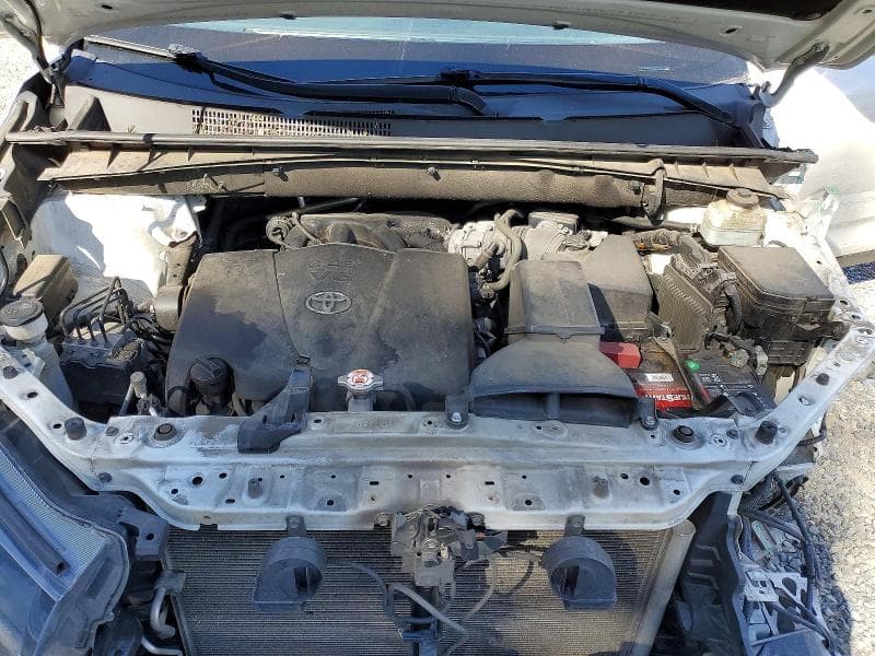 2019 TOYOTA HIGHLANDER SE 12