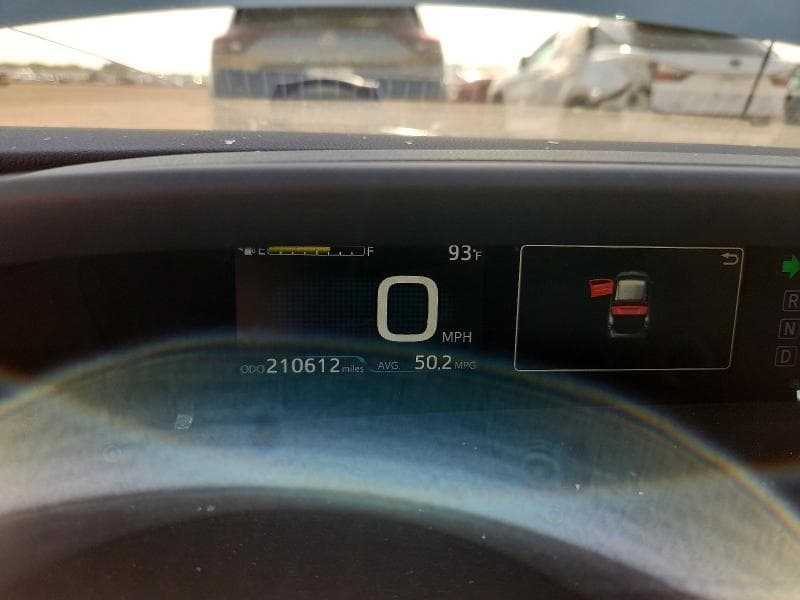 2017 TOYOTA PRIUS FOUR 9