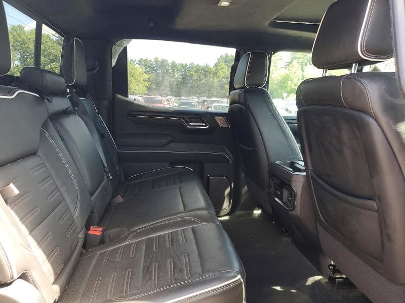 2024 GMC SIERRA K1500 AT4X 10