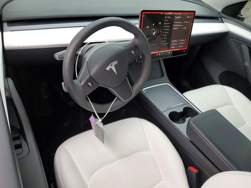2024 TESLA MODEL Y 8