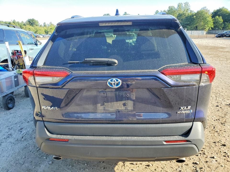 2022 TOYOTA RAV4 XLE 6