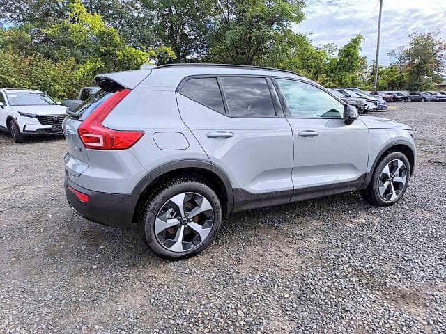 2026 VOLVO XC40 PLUS 4