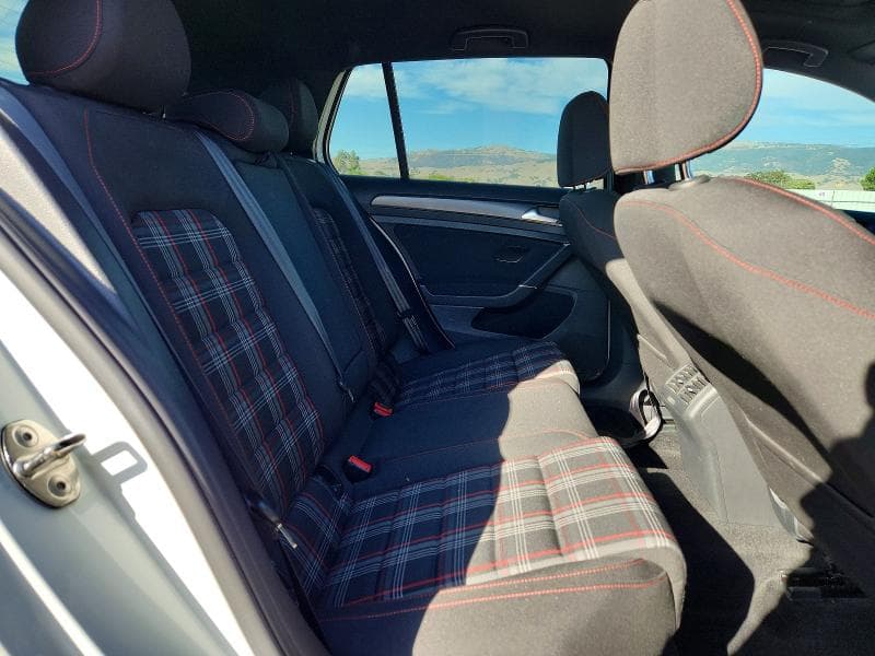2018 VOLKSWAGEN GTI S/SE 10