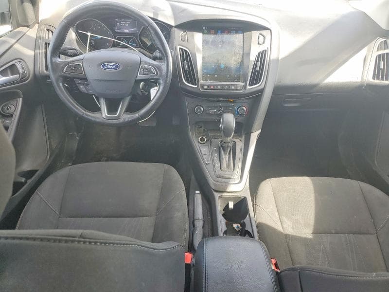2017 FORD FOCUS SE 8