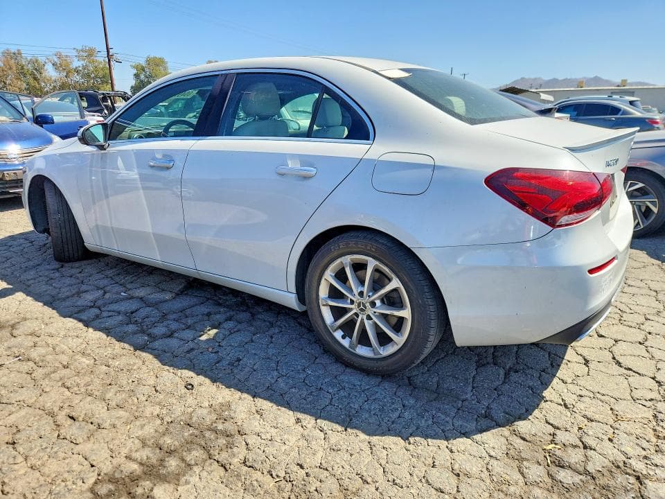 2020 MERCEDES-BENZ A 220 2