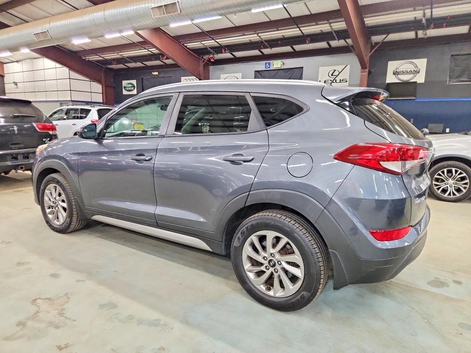 2017 HYUNDAI TUCSON SE 2