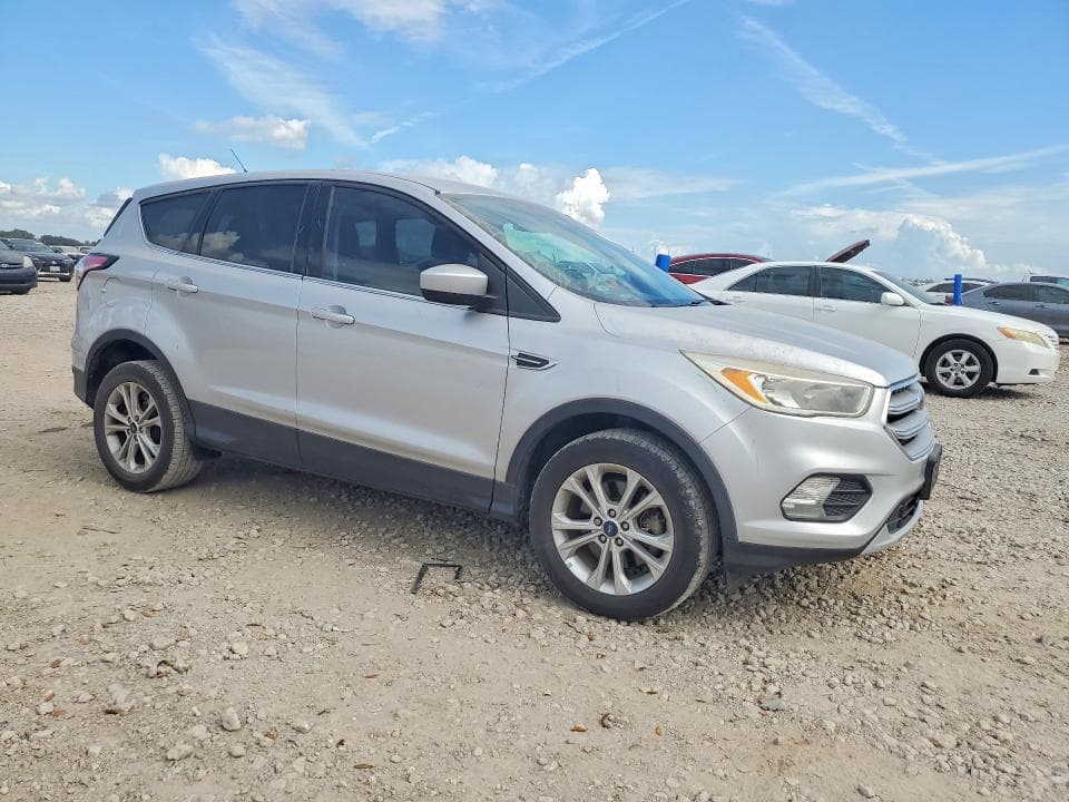 2017 FORD ESCAPE SE 4