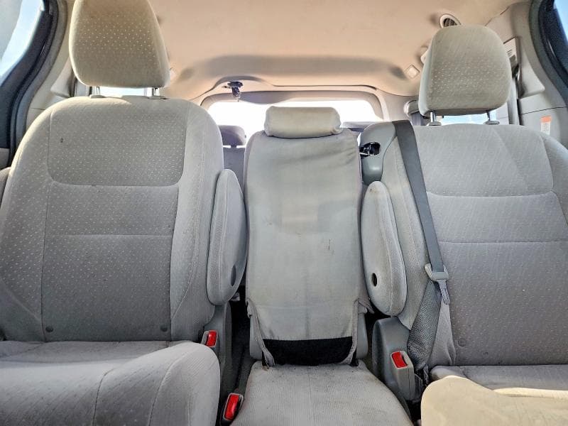 2017 TOYOTA SIENNA 10