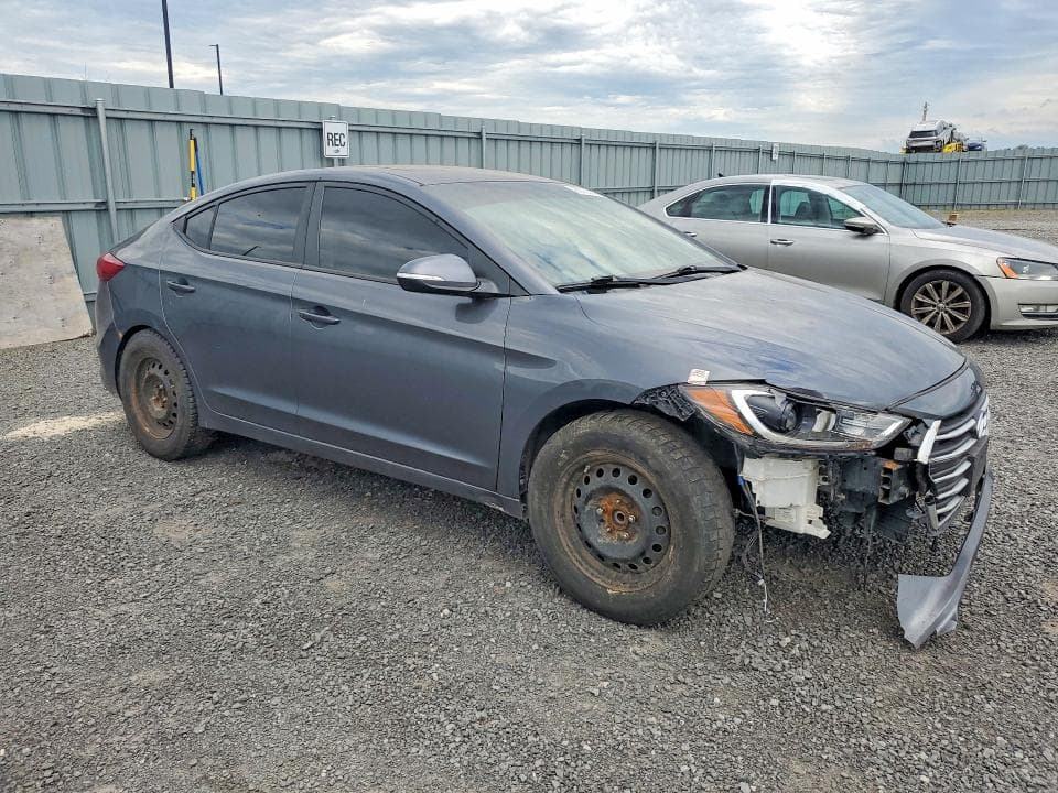 2017 HYUNDAI ELENTRA 4