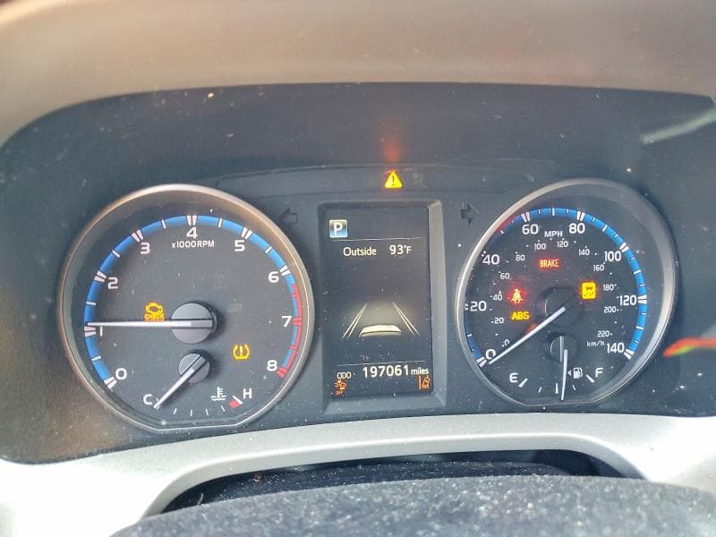 2018 TOYOTA RAV4 LE 9
