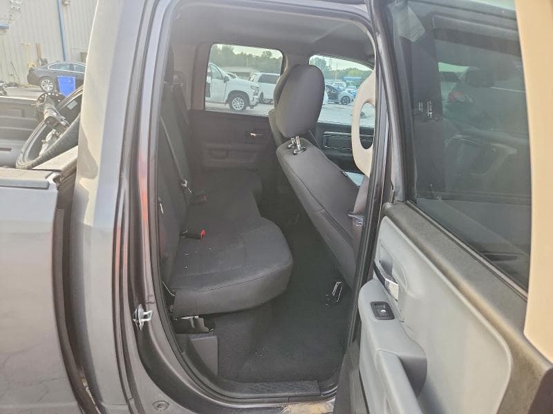 2019 RAM 1500 CLASSIC SLT 10