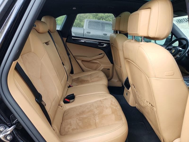 2017 PORSCHE MACAN 11