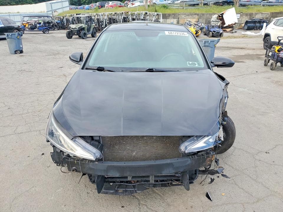 2019 HYUNDAI ELANTRA SE 5