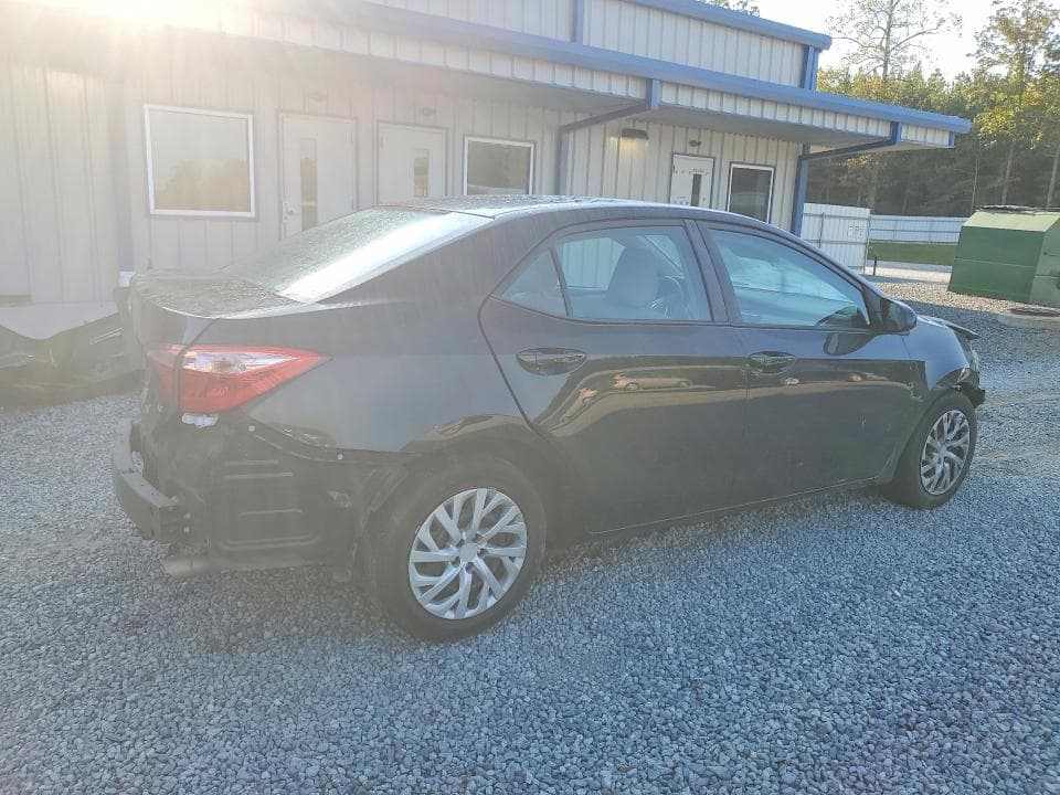 2018 TOYOTA COROLLA LE 3