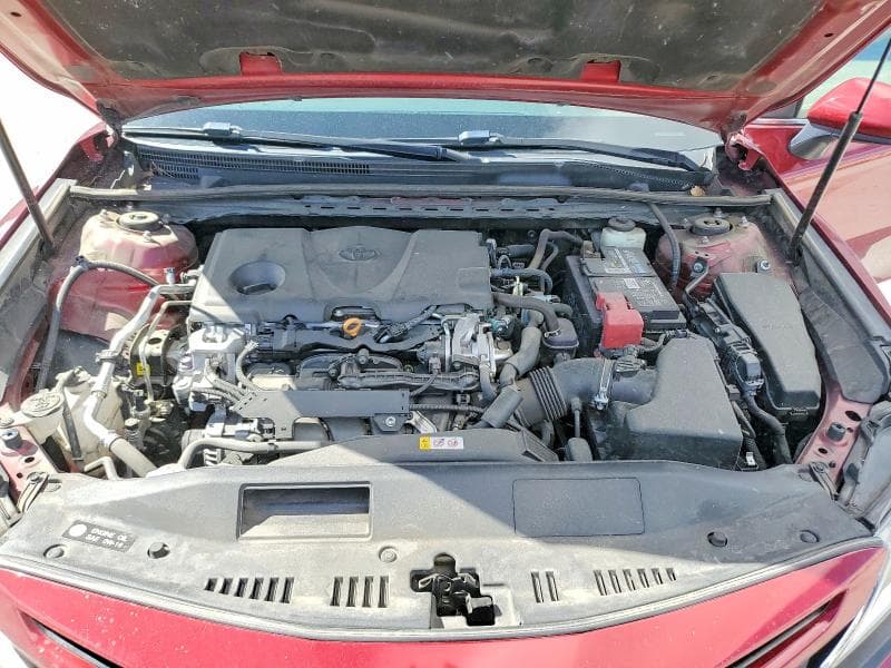 2018 TOYOTA CAMRY SE 11