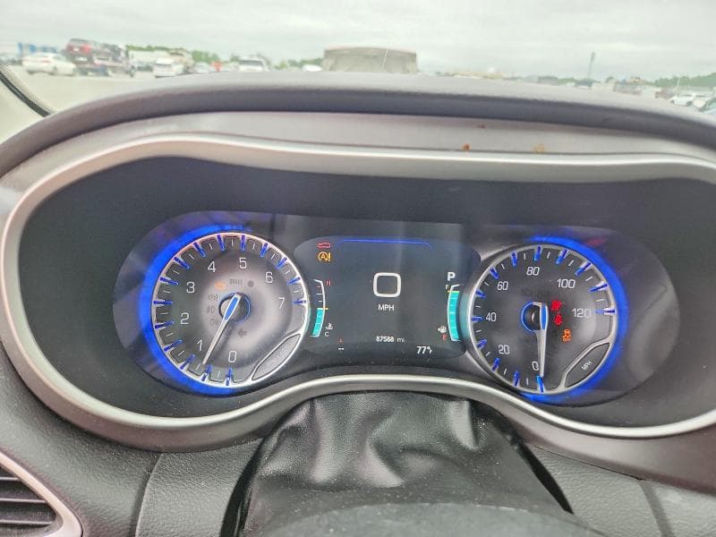 2022 CHRYSLER PACIFICA TOURING L 9
