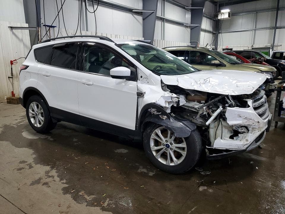 2017 FORD ESCAPE SE 4