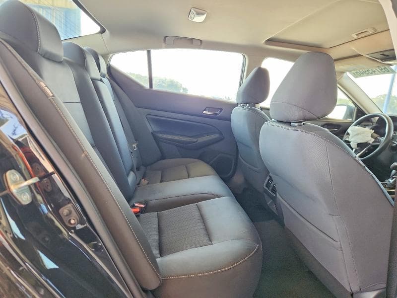 2019 NISSAN ALTIMA SV 10