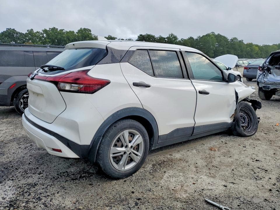 2021 NISSAN KICKS S 3