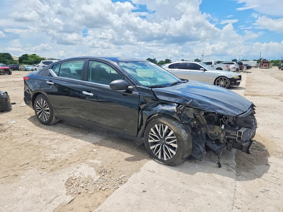 2024 NISSAN ALTIMA SV 4
