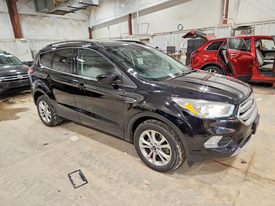 2017 FORD ESCAPE SE 4