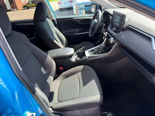 2019 TOYOTA RAV4 LE 9