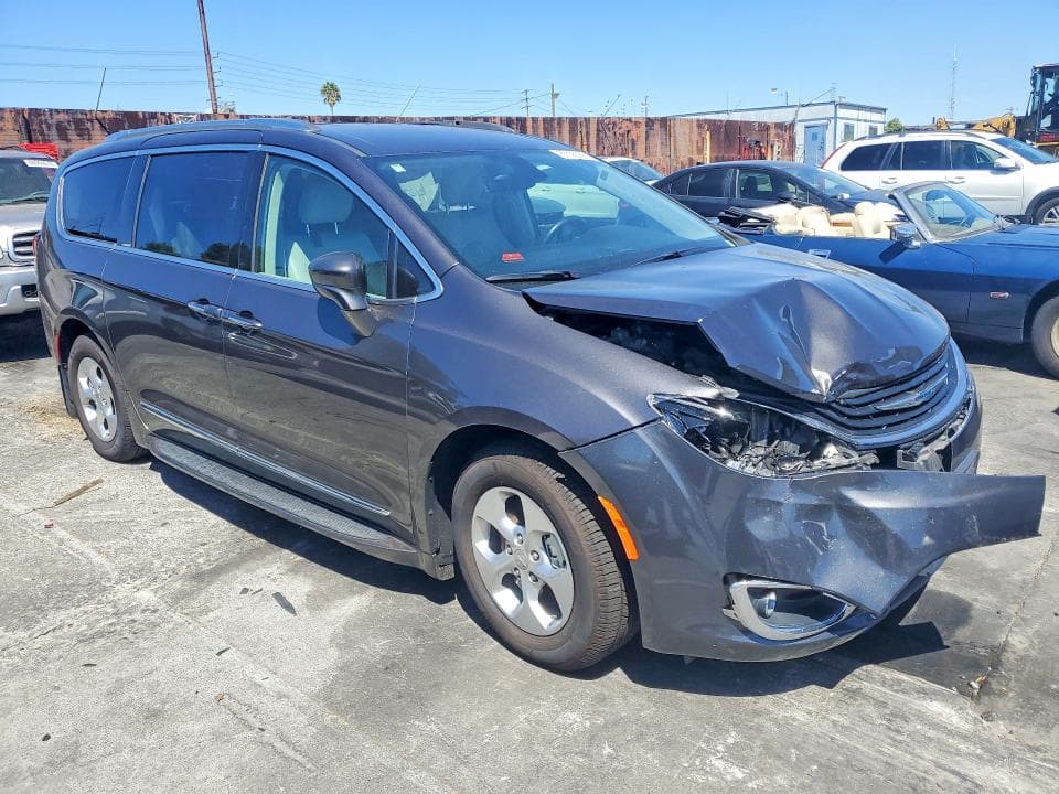 2018 CHRYSLER PACIFICA HYBRID TOURING L 4