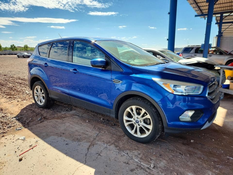 2017 FORD ESCAPE SE 4