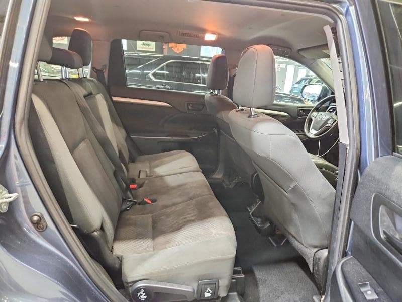 2019 TOYOTA HIGHLANDER LE 11