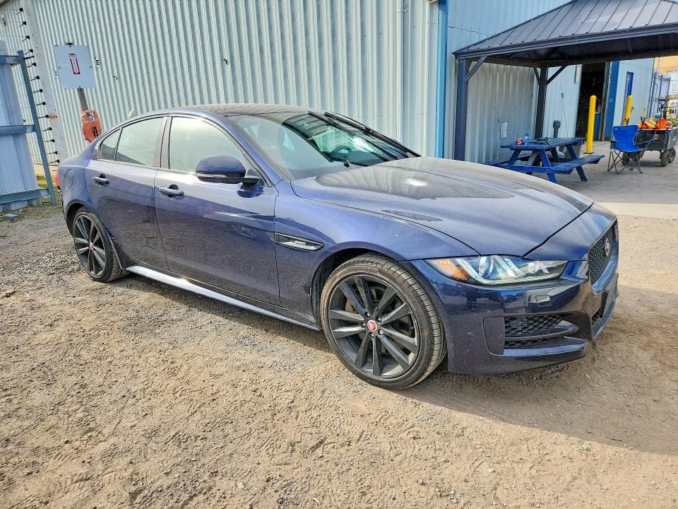 2017 JAGUAR XE R - SPORT 4