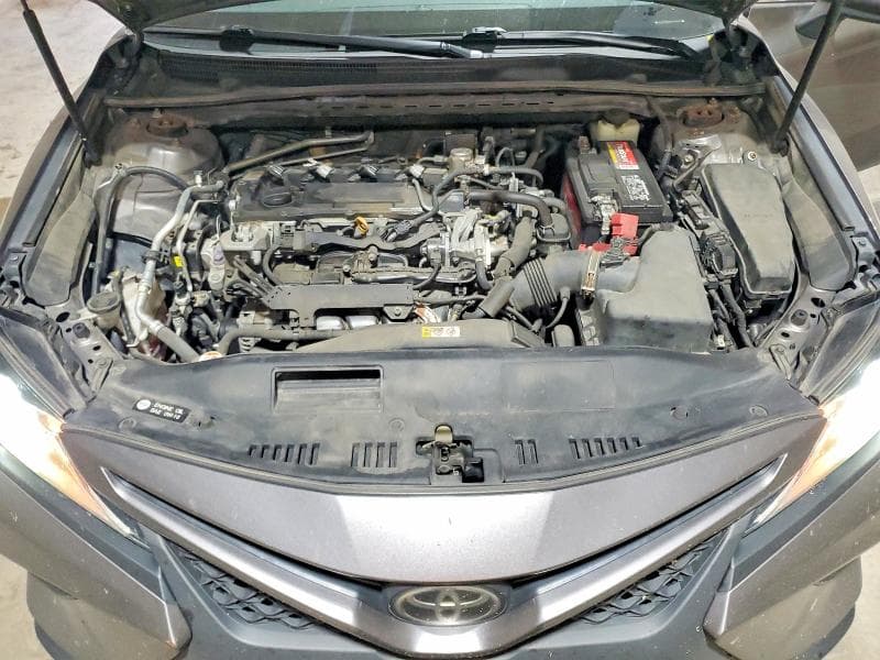 2018 TOYOTA CAMRY SE 11