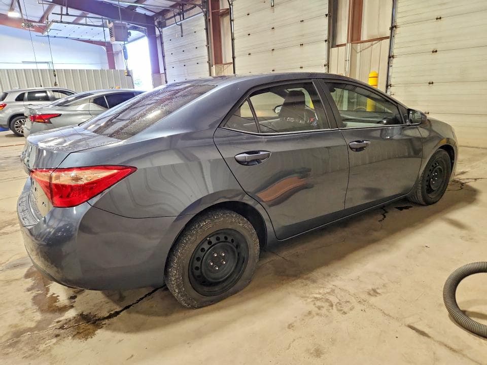 2018 TOYOTA COROLLA LE 3