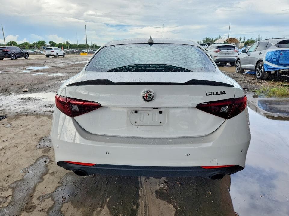 2020 ALFA ROMEO GIULIA 6