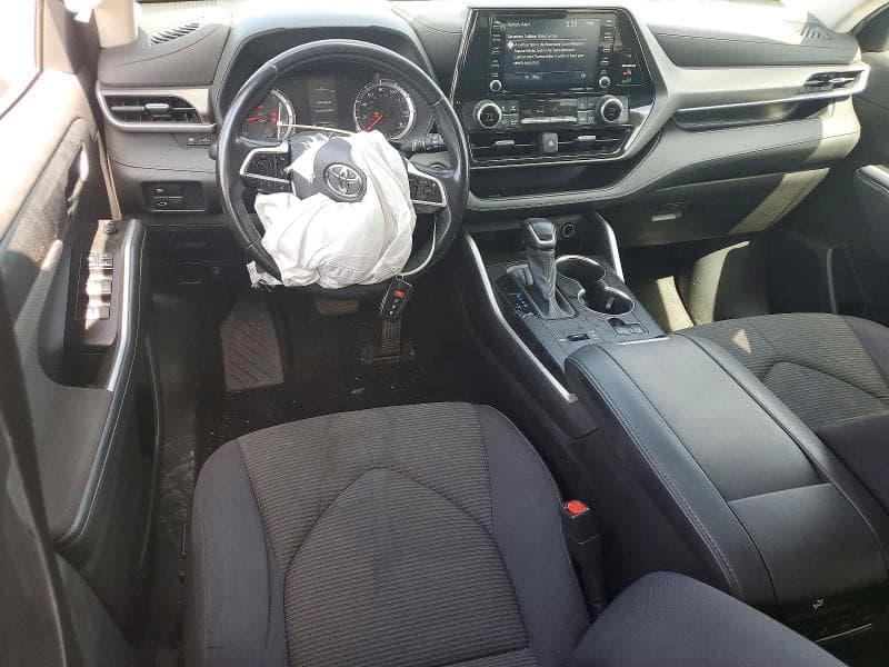 2022 TOYOTA HIGHLANDER LE 8