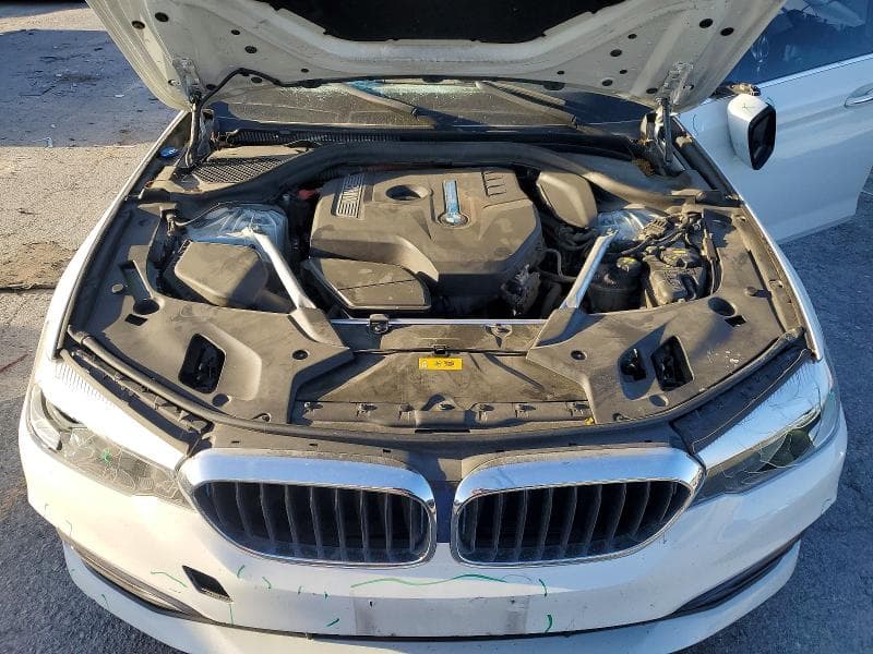 2018 BMW 530E 11