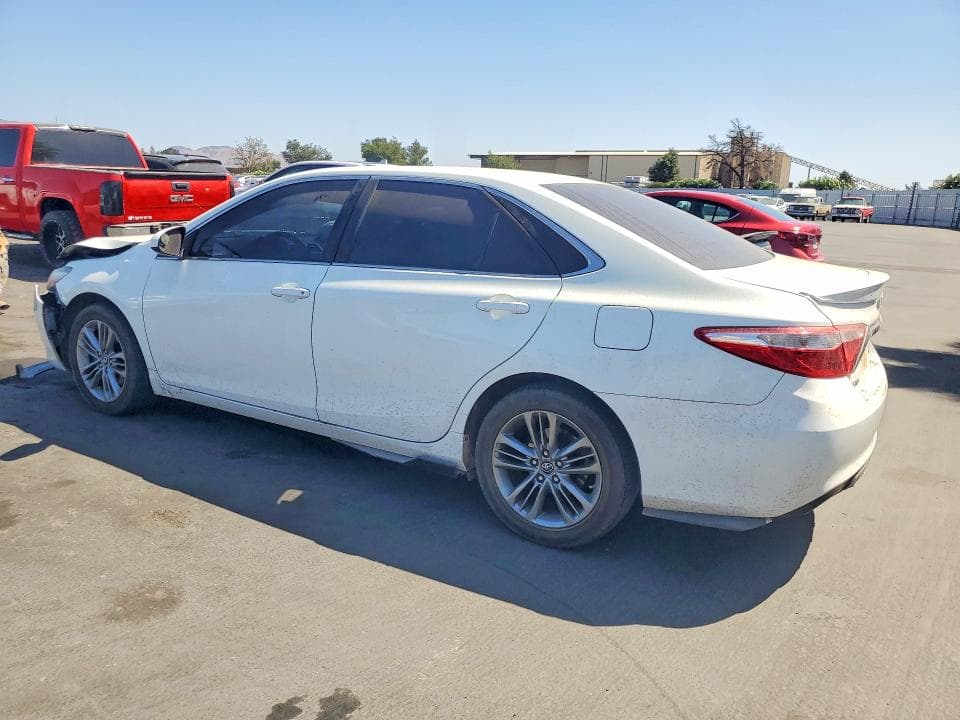 2017 TOYOTA CAMRY SE 2