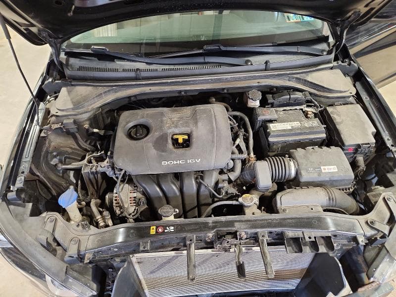 2017 HYUNDAI ELANTRA SE 11