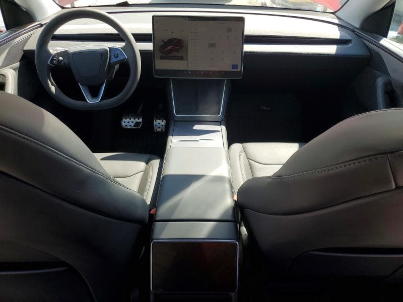 2026 TESLA MODEL Y 8