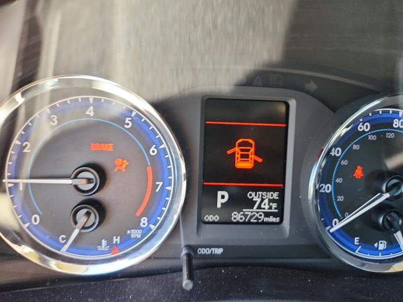 2018 TOYOTA COROLLA L 9