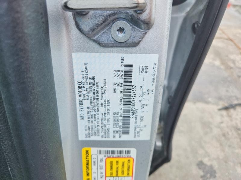 2019 FORD FUSION SE 12