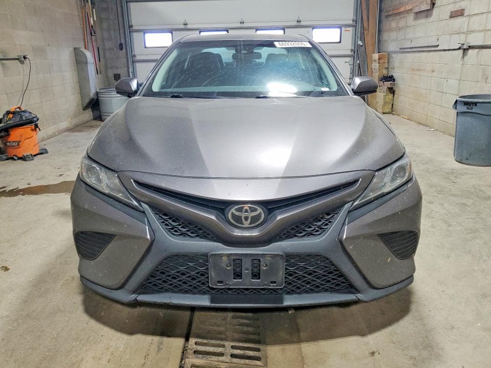 2018 TOYOTA CAMRY SE 5