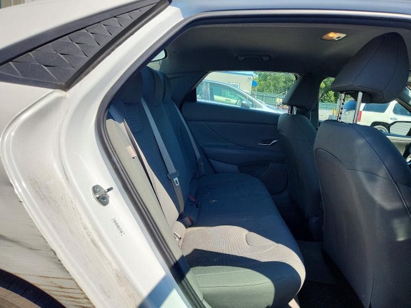 2024 HYUNDAI ELANTRA SE 10