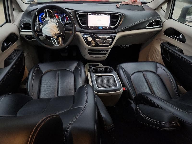 2023 CHRYSLER PACIFICA TOURING L 8