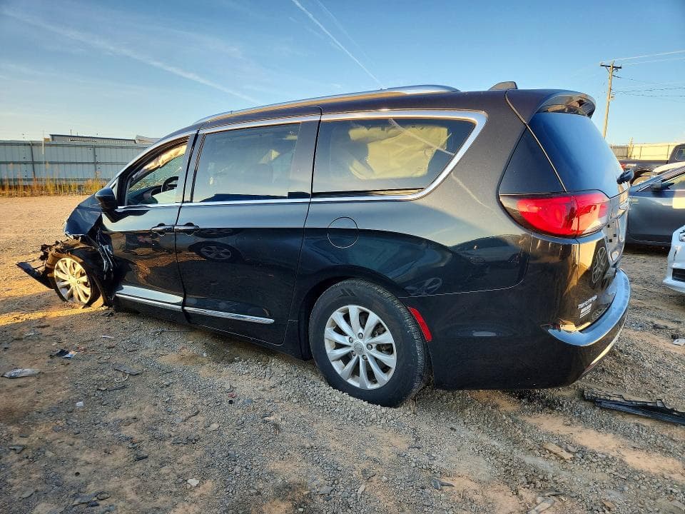 2018 CHRYSLER PACIFICA 2