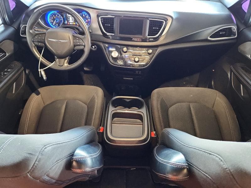 2020 CHRYSLER PACIFICA TOURING 8