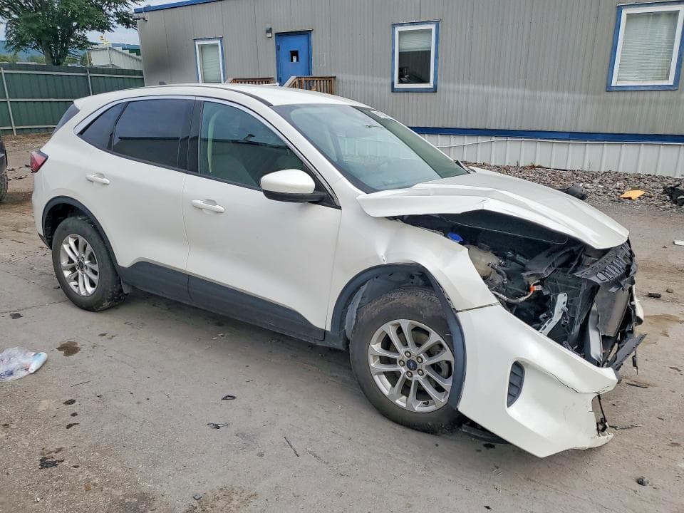 2020 FORD ESCAPE SE 4
