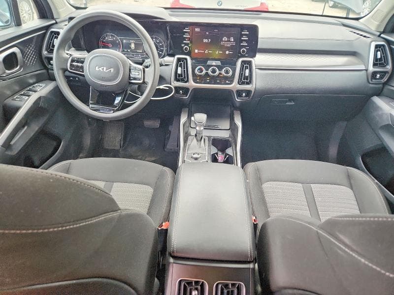 2023 KIA SORENTO LX 8