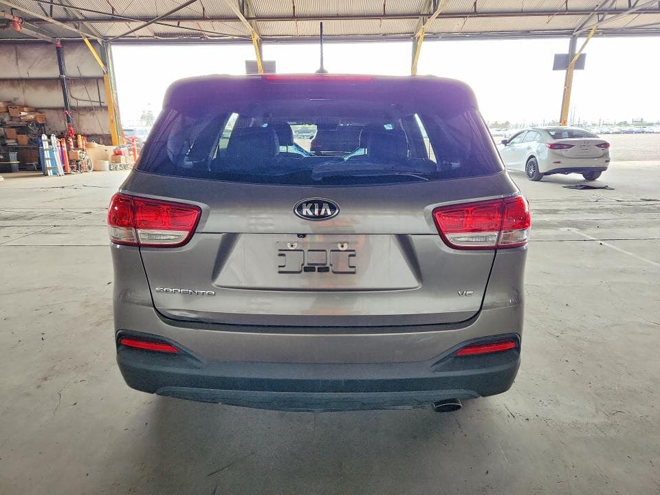 2018 KIA SORENTO LX V6 6