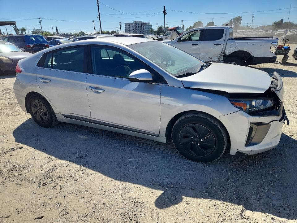 2017 HYUNDAI IONIQ SEL 4