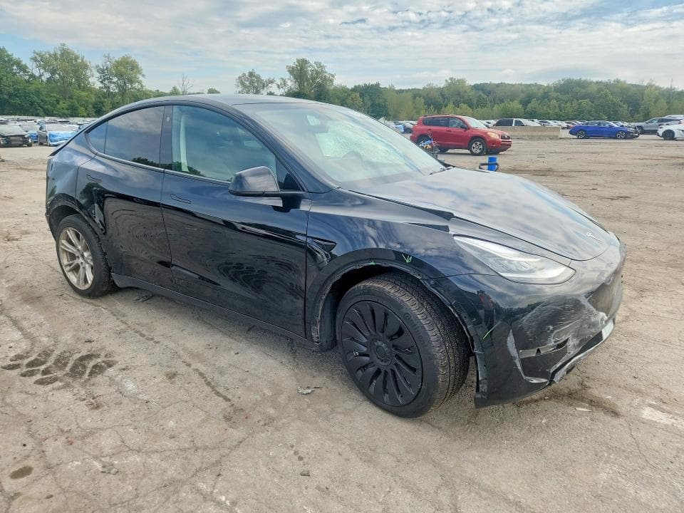2022 TESLA MODEL Y 4